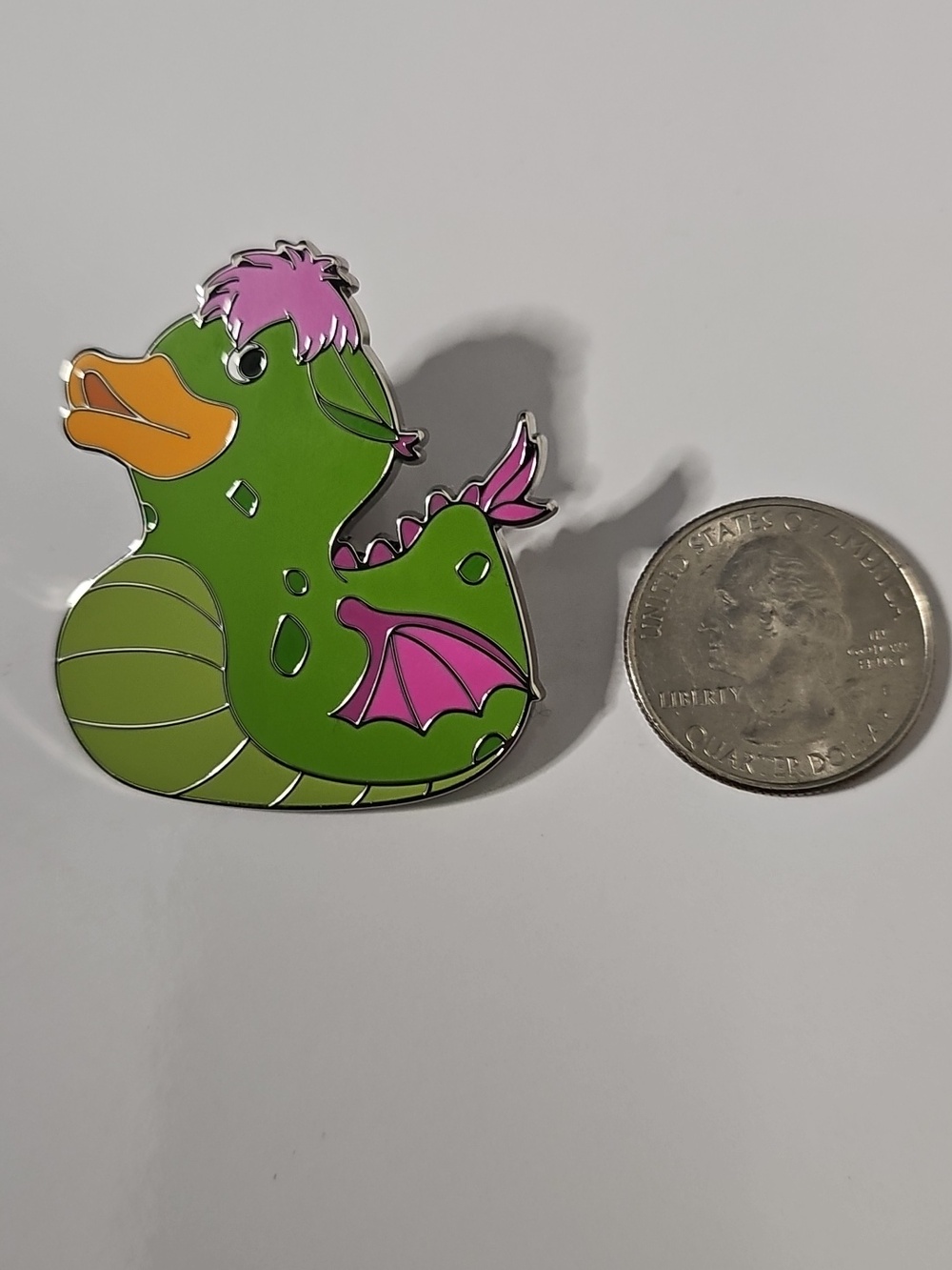 ( 3 For 33 )Ducks of Disney mystery pin series 2 - Elliot - Picture 3 of 4
